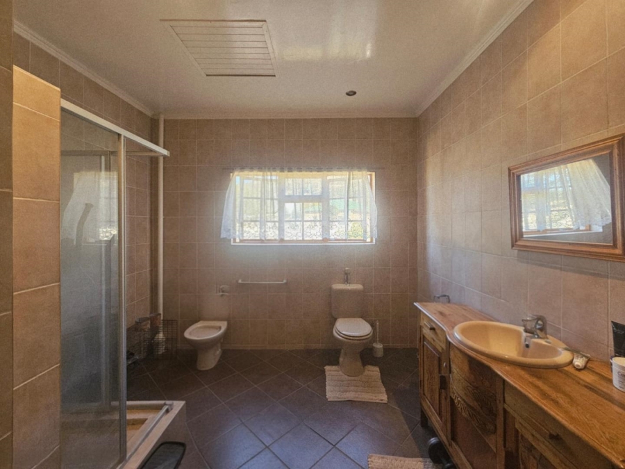 5 Bedroom Property for Sale in Ladybrand Free State